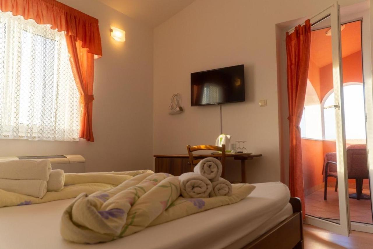 Apartments And Rooms Villa Chiara Крница Экстерьер фото